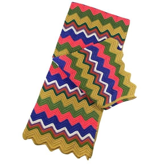 American Vintage Other - Vintage Hand Knit 70s Chevron Rainbow Afghan Blanket 64x60